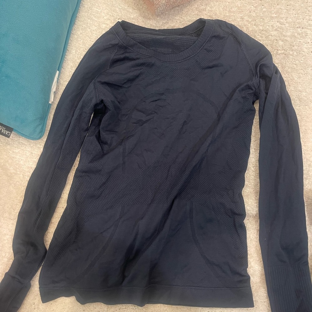 Navy Lululemon long sleeve swiftly tech